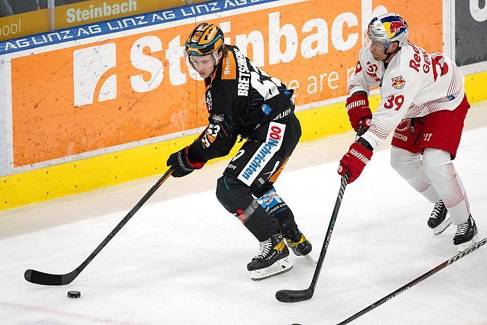 Niklas Bretschneider (Steinbach Black Wings Linz), Chay Genoway (EC Red Bull Salzburg), Steinbach Black Wings Linz vs EC Red Bull Salzburg, 17. Runde ICE Hockey League, Steinbach Black Wings Linz, Linz AG Eisarena 