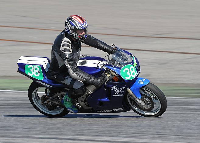 #38 Reinhard Erich Lipsansky, AUT, Suzuki RGV 250