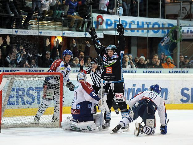 #9 Danny Irmen, Linz jubelt ueber seinen Game Winner, EHC Liwest Black Wings Linz vs KHL Medvescak Zagreb, Zwischenrunde