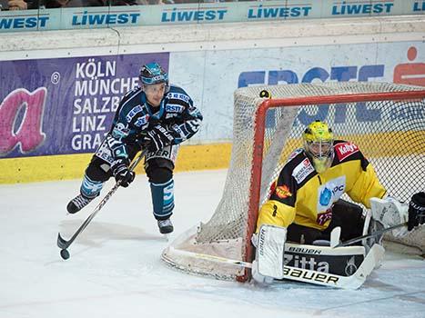 Fabio Hofer, Linz und Matthew Zaba (UPC Vienna Capitals, #1), EHC Liwest Black Wings Linz vs UPC Vienna Capitals