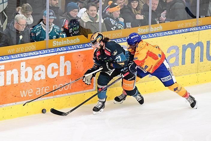 Shawn St.Amant (Steinbach Black Wings Linz), Stefano Marchetti (Migross Supermercati Asiago Hockey 1935) Steinbach Black Wings Linz vs Migross Supermercati Asiago Hockey 1935, Linz AG Eisarena 