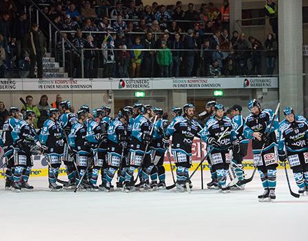 Linz feiert, EHC Liwest Black Wings Linz vs UPC Vienna Capitals