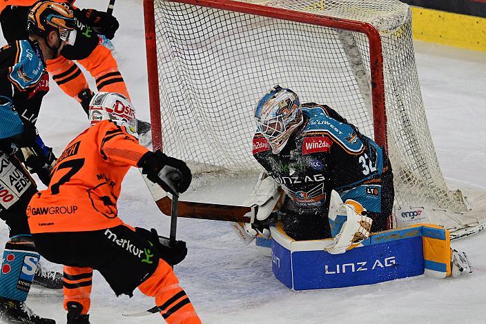 Trevor Gooch (Graz 99ers), Tormann Rasmus Tirronen (Steinbach Black Wings Linz) Win2Day ICE Hockey League,  Steinbach Black Wings Linz vs Moser Medical Graz 99ers,  Linz AG Eisarena 