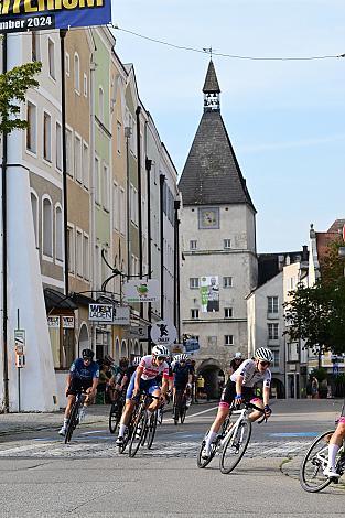 Elisa Winter (AUT, Union Raiffeisen Radteam Tirol) siegt in Braunau. Damen Elite, U23, Cycling League Austria Radliga, Kriterium Braunau am Inn, OÖ