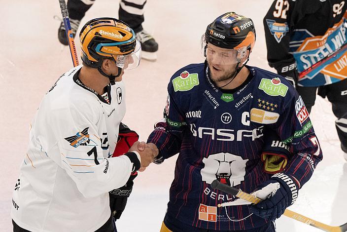 Brian Lebler (Steinbach Black Wings Linz), Frank Hördler (Eisbären Berlin) Steinbach Black Wings Linz vs Eisbären Berlin,  WIn2day ICE Hockey League