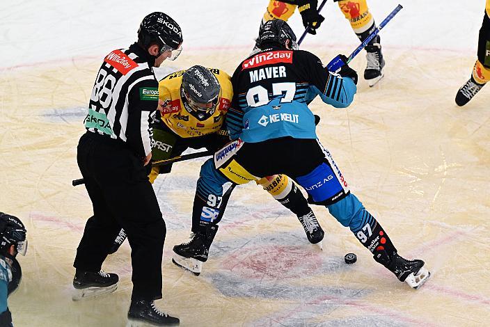 Luka Maver (Steinbach Black Wings Linz), Rok Ticar (HC Pustertal Wölfe), 19. Runde ICE, Steinbach Black Wings Linz vs HC Pustertal Wölfe, Linz AG Eisarena 