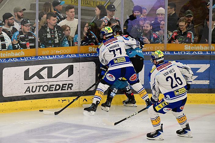 Travis Barron (Steinbach Black Wings Linz), Philipp Lindner (EC iDM Wärmepumpen VSV), 5. Runde ICE, Steinbach Black Wings Linz vs EC VSV , Linz AG Eisarena 