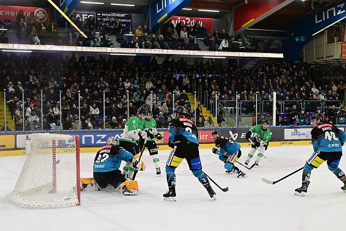 Niederlage in Overtime T.J. Brennan (HK Olimpija Ljubljana) trifft im Powerplay, 49. Runde ICE, Steinbach Black Wings Linz vs Olimpija Ljubljana, Linz AG Eisarena 