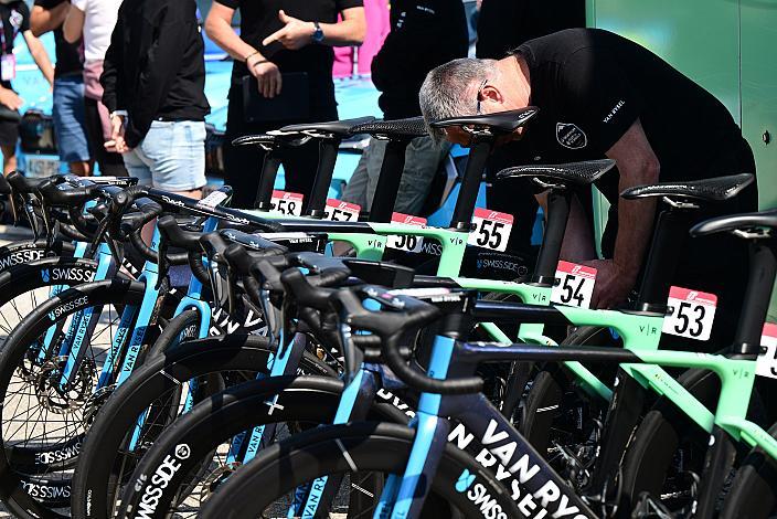 Team Decathlon AG2R Citroen Team (FRA) 108. Giro d Italia, Stage 14, Fiume Veneto - Asiago (219km)
