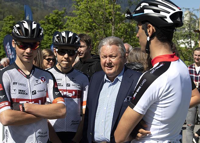 Dir. Harald Mayer, (Ã–RV PrÃ¤sident), mit Mario Gamper (AUT, Tirol KTM Cycling Team), Samuele Rivi (ITA, Tirol KTM Cycling Team), Markus Wildauer (AUT, Tirol KTM Cycling Team), Radbundesliga 2019, Nenzing