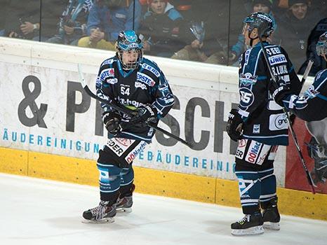Mate Gaspar, Linz feiert, EHC Liwest Black Wings Linz vs HCB Suedtirol