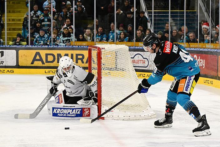 Tormann Edward Pasquale (HC Pustertal Wölfe), Graham Knott (Steinbach Black Wings Linz),  28. Runde ICE, Steinbach Black Wings Linz vs HC Falkensteiner Pustertaler Wölfe, Linz AG Eisarena 