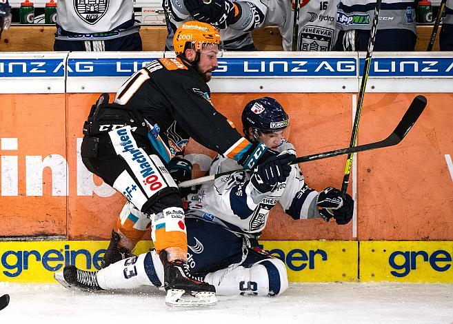 Will Pelletier (Steinbach Black Wings 1992), Akos Mihaly (Hydro Fehervar AV 19), Black Wings Linz vs Hydro Fehervar AV 19,  Eishockey, Bet at Home ICE Hockey League