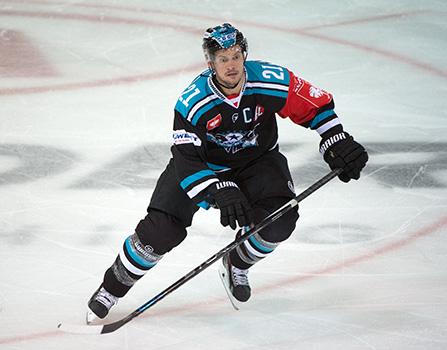Philipp Lukas (EHC Liwest Black Wings Linz, #21), EHC Liwest Black Wings Linz vs TPS Turku 