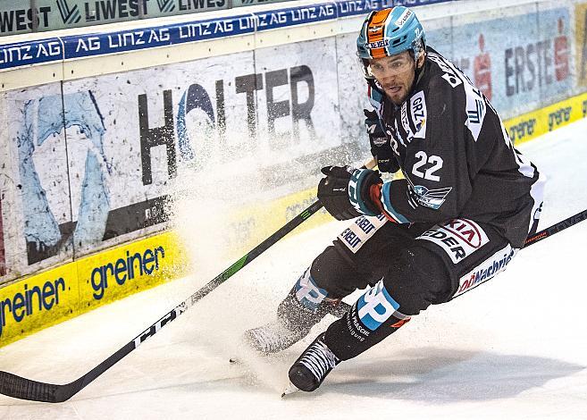 Im Bild: Hunter Fejes (EHC Liwest Black Wings Linz)  Eishockey,  EHC Liwest Black Wings Linz vs Red Bull Salzburg