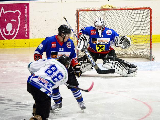 Lukas Friedl, Amstetten prueft Philipp Hollinger, im Welser Tor, ECU Amstetten vs EC Win Win Wels