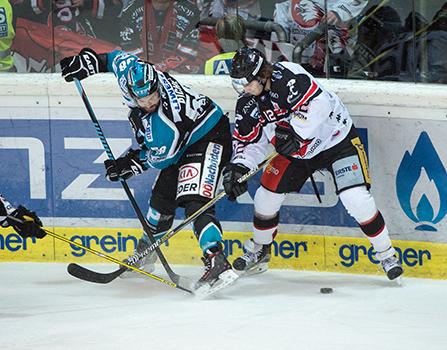 Sebastien Piche (EHC Liwest Black Wings Linz) und Radek Cip (HC Orli Znojmo), EHC Liwest Black Wings Linz vs HC Orli Znojmo, 4. Semifinale