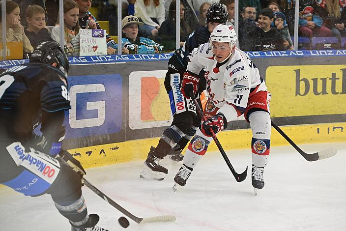 Julian Pusnik (Steinbach Black Wings Linz), Daniel Brejcak  (HKM Zvolen), Steinbach Black Wings Linz - HKM Zvolen (SVK), Linz AG Eisarena 
