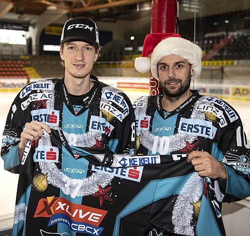 Laurens Ober (EHC Liwest Black Wings Linz), Dragan Umicevic (EHC Liwest Black Wings Linz) Weihnachtstrikot Trikot
