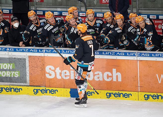 Brian Lebler (Steinbach Black Wings 1992) feiert sein Tor zum Shootout Sieg, Steinbach Black Wings 1992 vs HC TWK Innsbruck, Qualifikationsrunde, Eishockey, Bet at Home ICE Hockey League