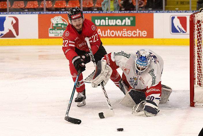 Stürmer Nico Feldner (AUT), Tormann Ales Stezka (CZE) Österreich vs Tschechische Republik, Eishockey Nationalteam, Testspiel Linz, Oberösterreich 