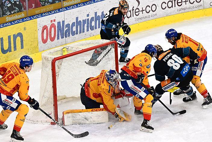 Tormann Marco de Filippo Roia (Migross Supermercati Asiago Hockey 1935), Filippo Rigoni (Migross Supermercati Asiago Hockey 1935), Julian Pusnik (Steinbach Black Wings Linz) Steinbach Black Wings Linz vs Migross Supermercati Asiago Hockey 1935, Linz AG Eisarena 