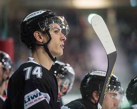 Daniel Oberkofler (EHC Liwest Black Wings Linz) EHC Liwest Black Wings Linz vs SC Bern