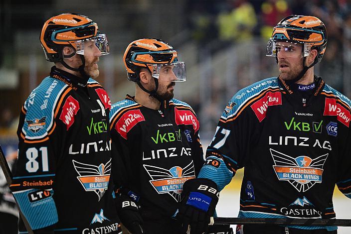 Sean Collins (Steinbach Black Wings Linz), Andreas Kristler (Steinbach Black Wings Linz), Logan Roe (Steinbach Black Wings Linz) Win2Day ICE Hockey League,  5. Viertelfinale, Steinbach Black Wings Linz vs Moser Medical Graz 99ers,  Linz AG Eisarena 