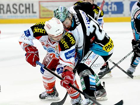 Rob Hisey, Linz und Thomas Koch, KAC, EHC Liwest Black Wings Linz vs. EC KAC Finale 1
