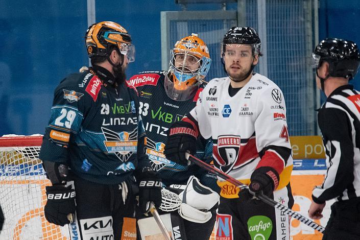 Tormann Thomas Höneckl (Steinbach Black Wings Linz) Steinbach Black Wings Linz vs BEMER Pioneers Vorarlberg, ICE Eishockey Liga, Linz AG Eisarena