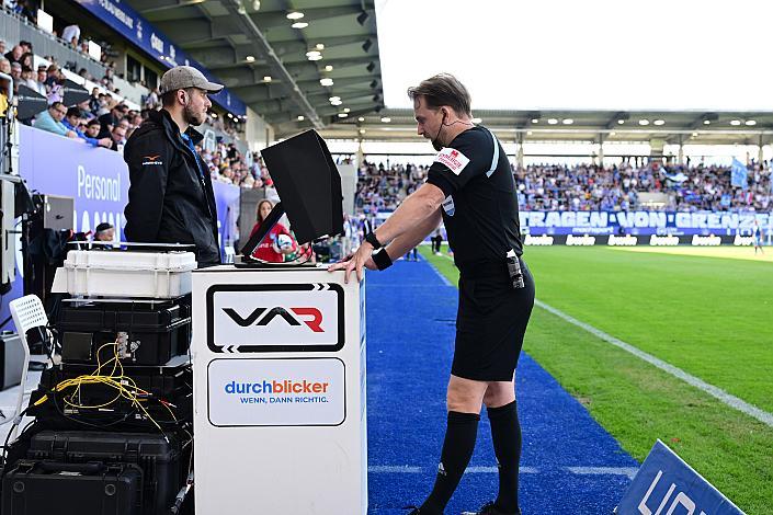 Schiedsrichter Julian Weinberger FC Blau-Weiß Linz  vs. WSG Tirol, Admiral Bundesliga, 2023 - 2024