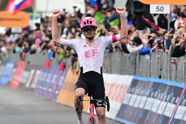 Der Etappensieger Kasper Asgreen (DEN, EF Education - EasyPost), 108. Giro d Italia, Stage 14, Treviso - Gorizia (195km)