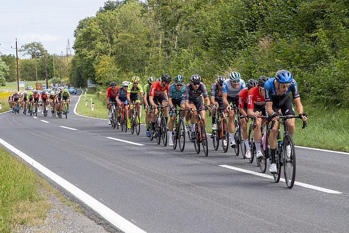 Michael Gogl (AUT, NTT Pro Cycling) an der Spitze des Feldes, ÖSTM Strasse Mattersburg, Österreichische Staatsmeisterschaft U23, Elite Damen und Herren