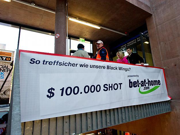 Bet at home 100.000 Dollar Shot, EHC Liwest Black Wings Linz vs UPC Vienna Capitals