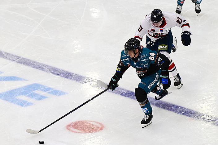 Luis Lindner (Steinbach Black Wings Linz), Blake McLaughlin (Milano HC), 2. Runde ICE, Steinbach Black Wings Linz vs Milano Hockey Club, Linz AG Eisarena 