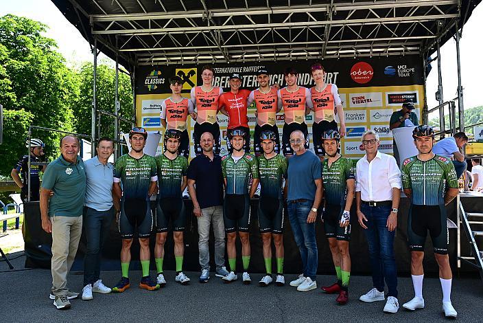 Tirol KTM Cycling Team und Team Hrinkow Advarics am Strat zur 3. Etappe, 3. Etappe Bad Schallerbach - Aigen - Schlägl, 15. Int. Raiffeisen OÖ-Radrundfahrt UCI Kat. 2.2