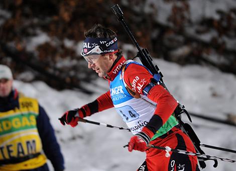 #5-4 Ole Einar Bjoerndalen, Schlusslaeufer, Team Norwegen, der Siegerstaffel.