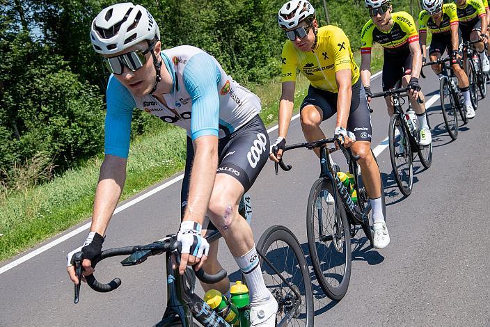 Louis Bendixen (DEN, Team Coop) Helfer für im Gelben Trikot des Gesamtführenden Andreas Stokbro Nielsen (DEN, Team Coop), St.Florian, Asten - Resort Hinterstoder, Höss, Int. Raiffeisen Oberösterreich Rundfahrt UCI Kat. 2.2
