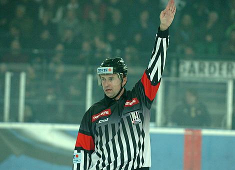 Pavel Cervenak, Schiedsrichter