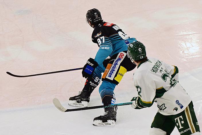 Luka Maver (Steinbach Black Wings Linz), Milan Horvath (FTC-Telekom), 45. Runde ICE, Steinbach Black Wings Linz vs FTC-Telekom, Linz AG Eisarena 