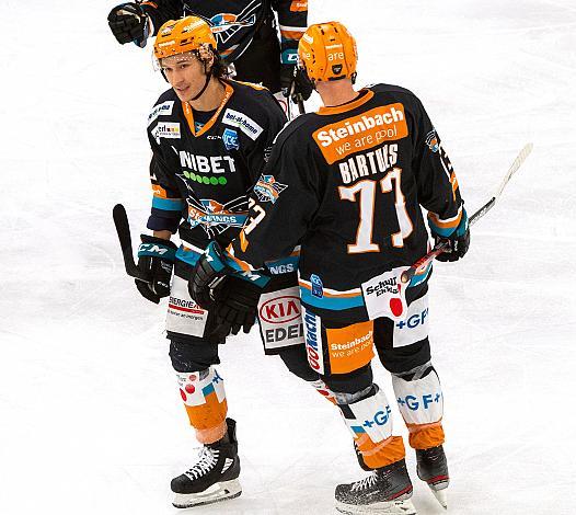 Dennis Yan (Steinbach Black Wings 1992) feiert sein Tor zum 2 zu 0, Steinbach Black Wings 1992 vs iClinic Bratislava Capitals, Qualifikationsrunfe Eishockey, Bet at Home ICE Hockey League