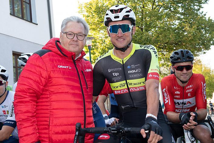 Harald J. Mayer (ÖRV, Präsident Österreichischer Radsportverband), Maximilian Kuen (AUT, Team Vorarlberg), 30. Peter Dittrich Gedenkrennen - Lagerhaus Korneuburg Grand Prix ÖRV RadLiga  Klein-Engersdorf, Herren