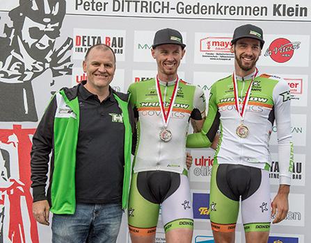 Alexander Hrinkow, 1. Platz Andreas Graf (AUT, Hrinkow Advarics Cycleang Team), 3. Platz Andreas Hofer (AUT, Hrinkow Advarics Cycleang Team), Österrreichische Meisterschaft Kriterium
Alexander Hrinkow, 1. Platz Andreas Graf (AUT, Hrinkow Advarics Cyc