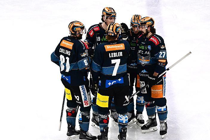 Die Steinbach Black Wings Linz feiern das Tor zum 1 zu 0 durch Shawn St.Amant (Steinbach Black Wings Linz) Steinbach Black Wings Linz vs Migross Supermercati Asiago Hockey 1935, Linz AG Eisarena 