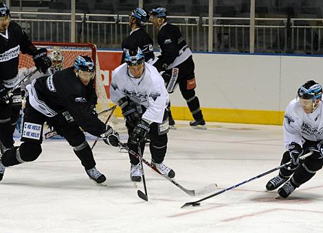 Brad Purdie, Markus Matthiasson und Philip Lukas, Liwest Black Wings Linz beim Training im John Labett Center.