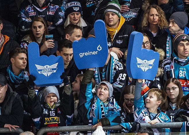 Im Bild: Fans der BWL. Eishockey,  EHC Liwest Black Wings Linz vs Spusu Vienna Capitals