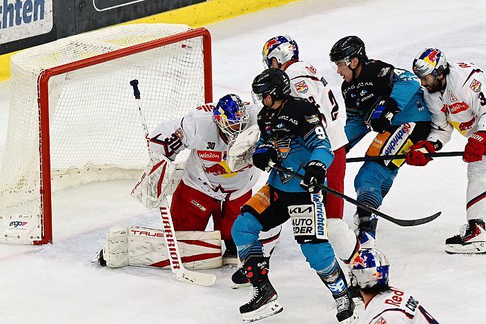 Emilio Romig (Steinbach Black Wings Linz), Tormann David Kickert (EC Red Bull Salzburg), Ryan MacKinnon (Steinbach Black Wings Linz), 8. Runde ICE, Steinbach Black Wings Linz vs EC Red Bull Salzburg, Linz AG Eisarena 