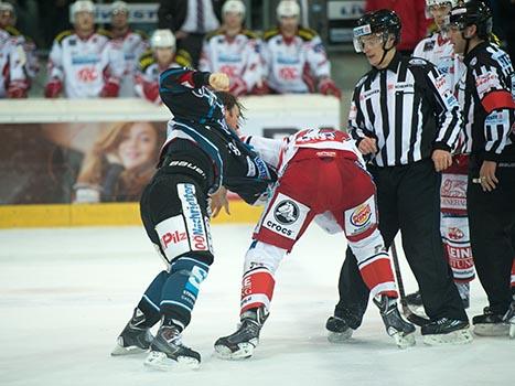 Rob Hisey, Linz boxt Jamie Lundmark, KAC, EHC Liwest Black Wings Linz vs EC KAC