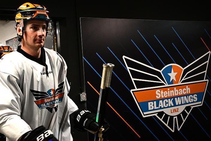 Graham Knott (Steinbach Black Wings Linz) Erstes Eistraining, Steinbach Black Wings Linz , Linz AG Eisarena 