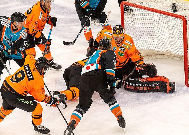 Brian Lebler (Black Wings 1992) vor Tormann Ben Bowns (Graz 99ers), Black Wings Linz vs Graz 99ers, Eishockey, Bet at Home ICE Hockey League